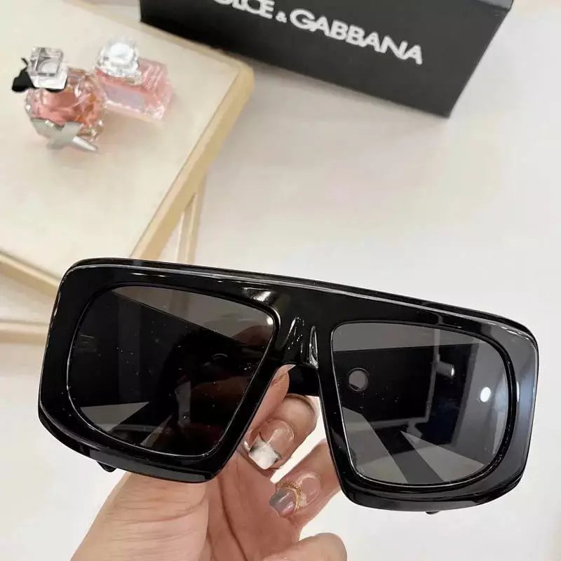 04 Black 006