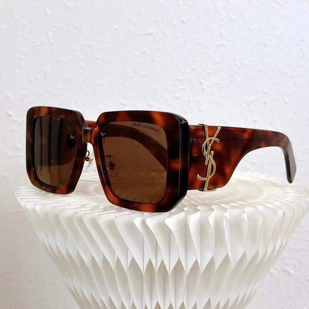 18 Brown 006