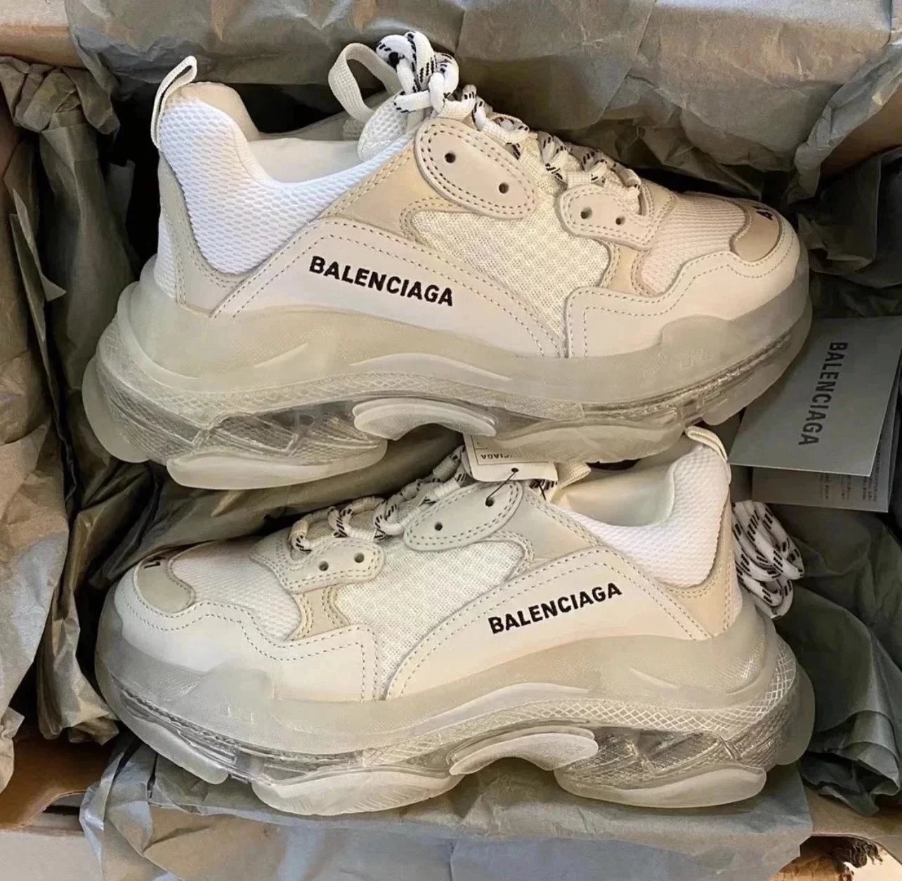 Air cushion, milky white