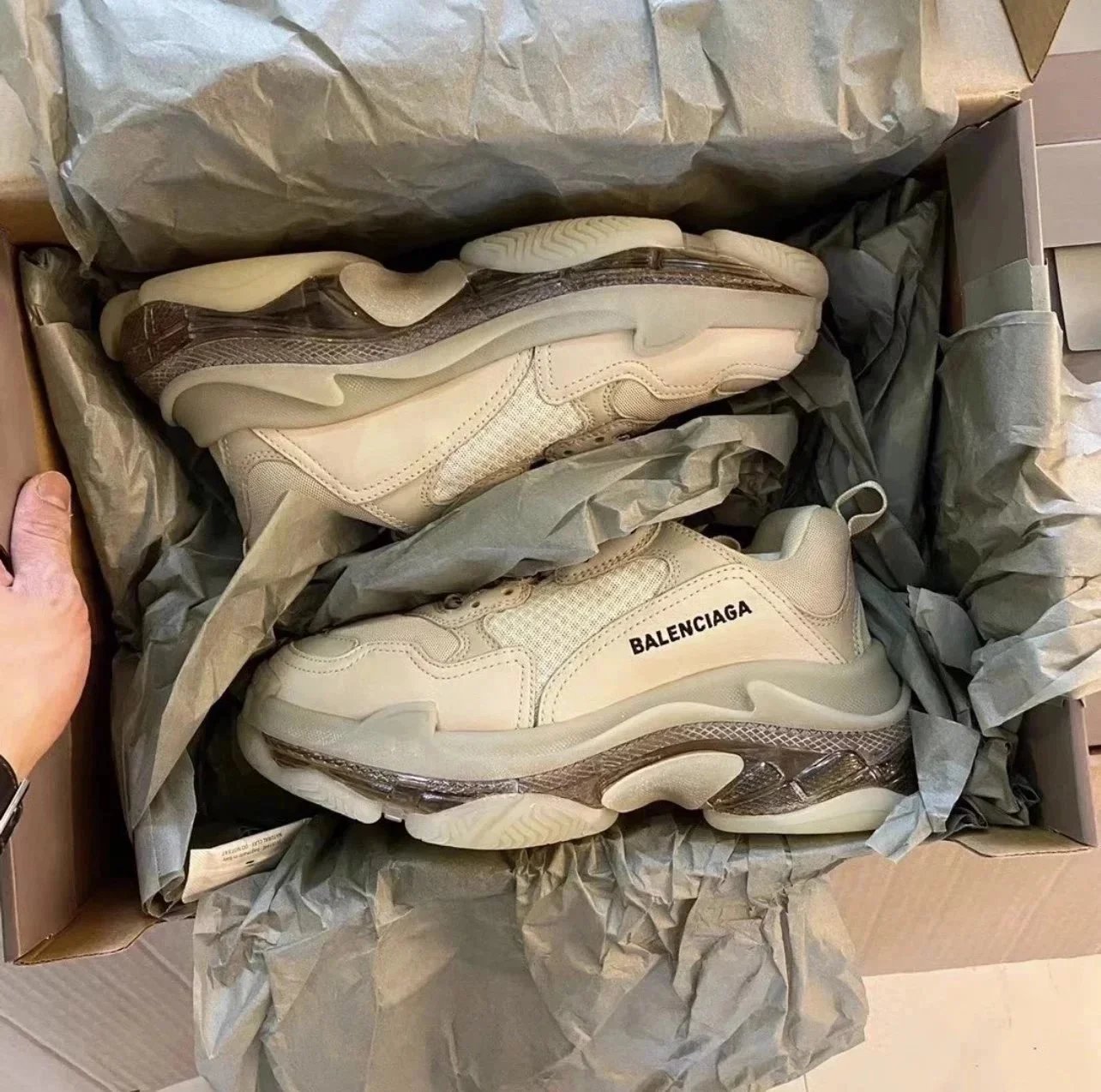 Air cushion, tan color