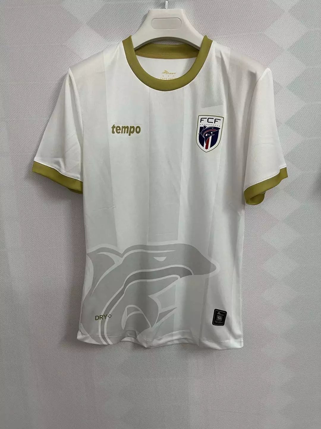 19 White 006
