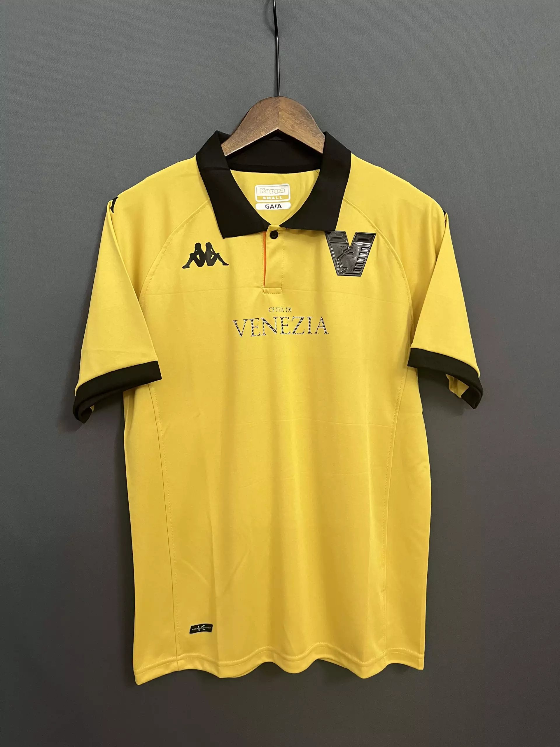 30 Yellow 006