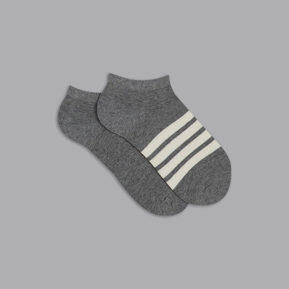 1 gray one pair