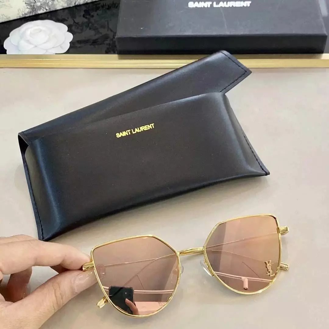 25 Golden 006
