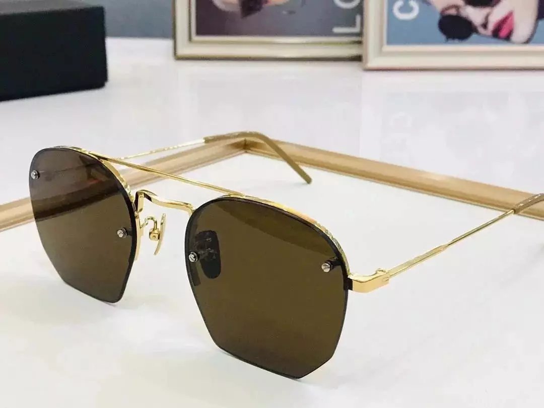 27 Black and gold 006