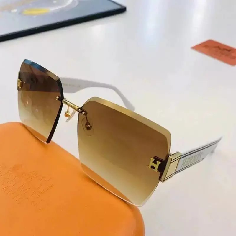 32 Brown 006