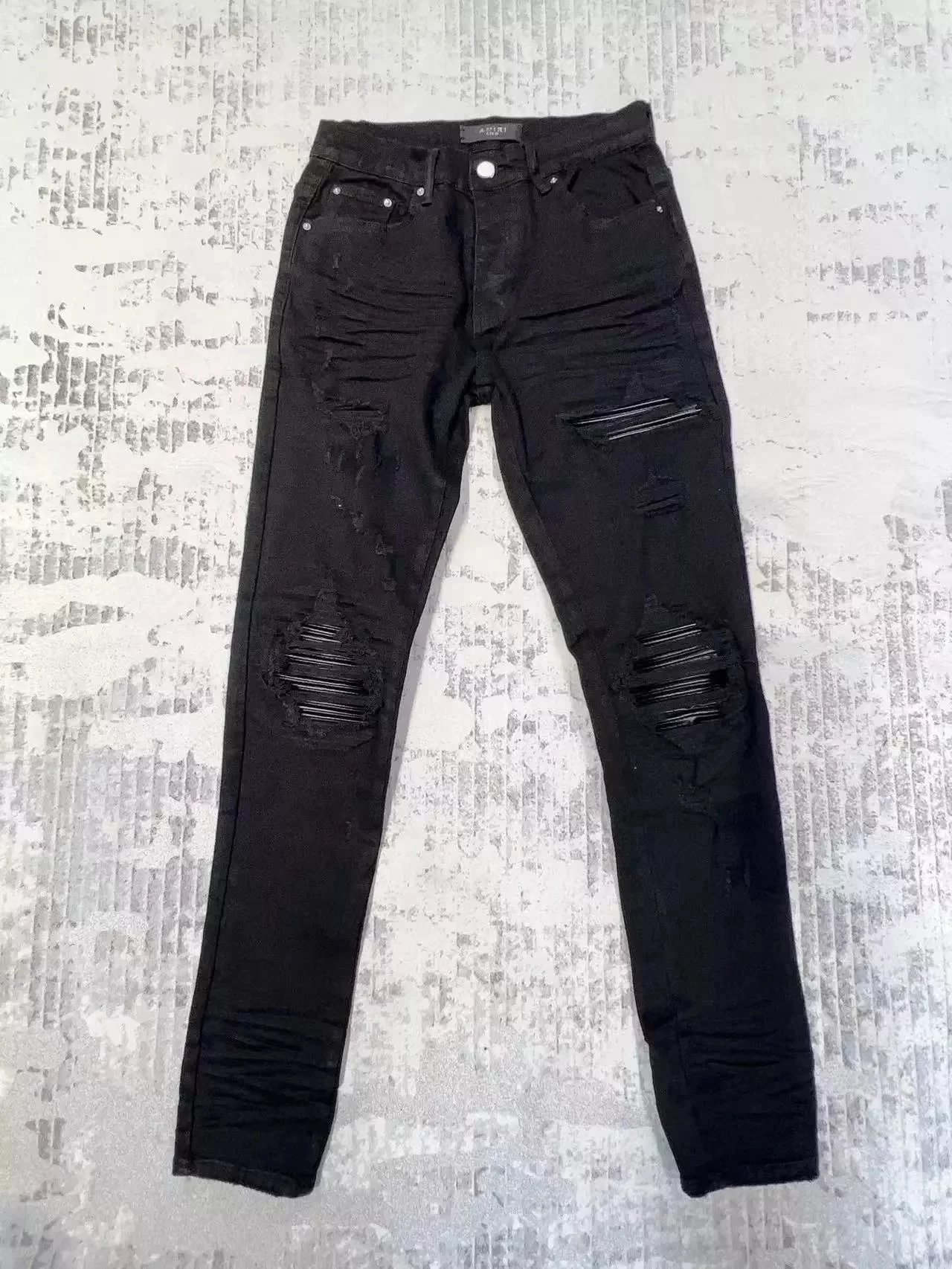 32 Black 002