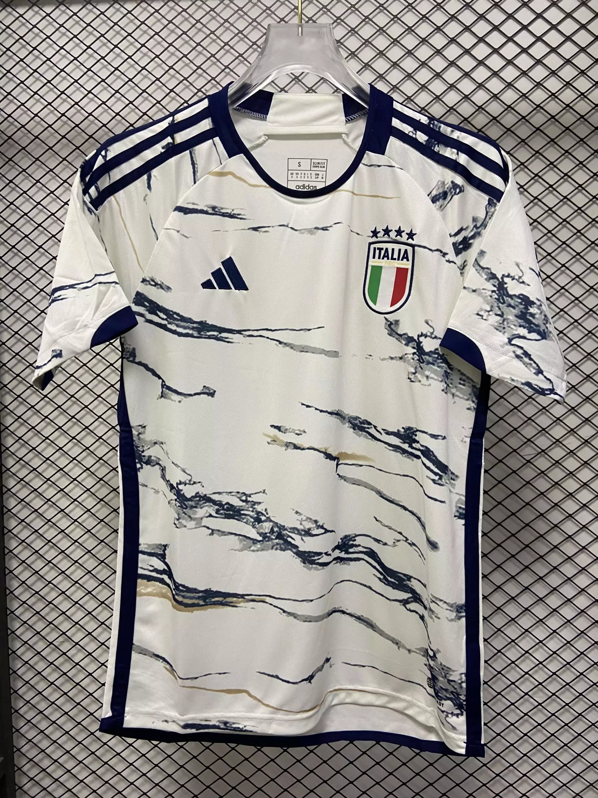 01 White 006