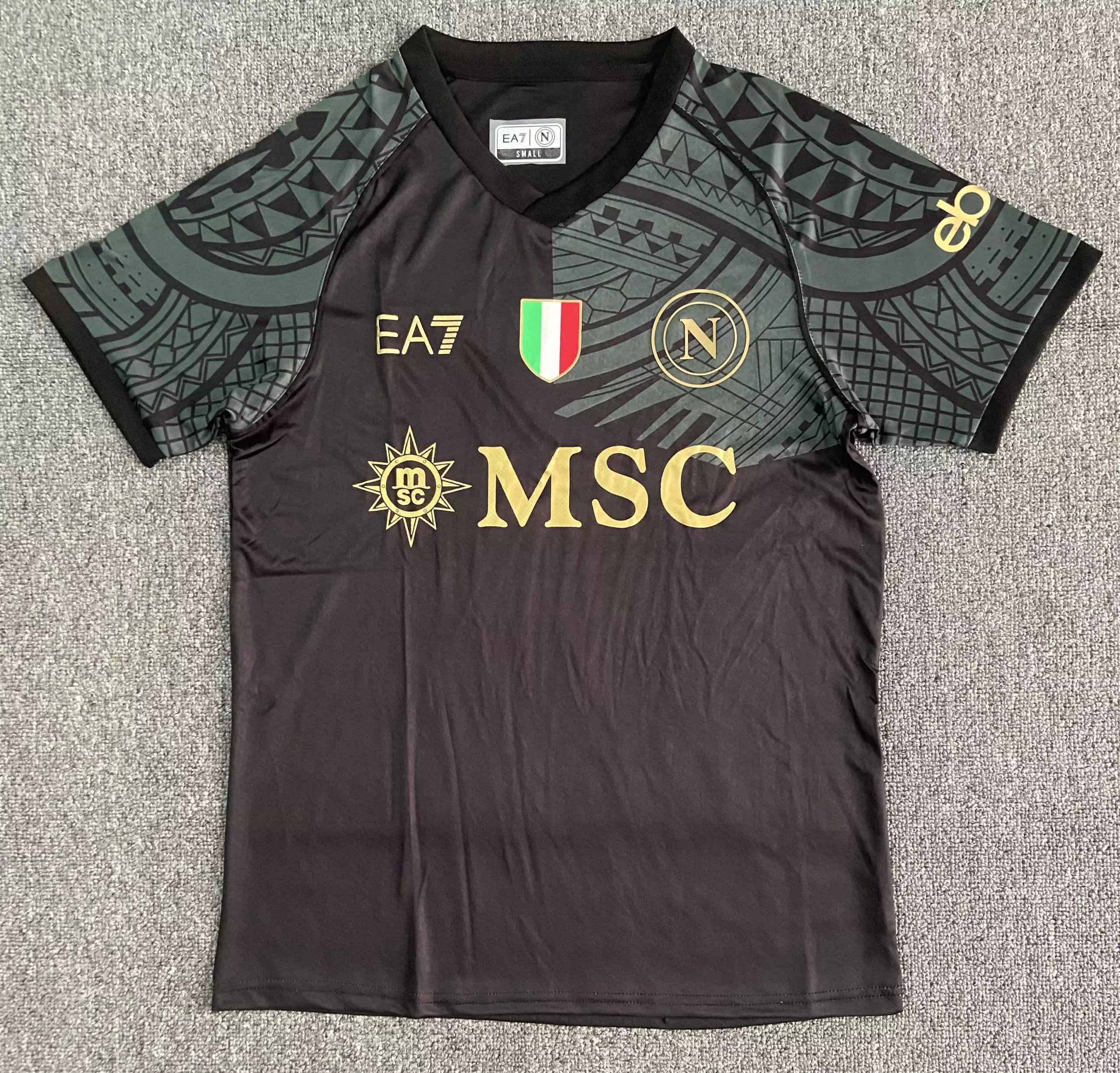 09 Black 006