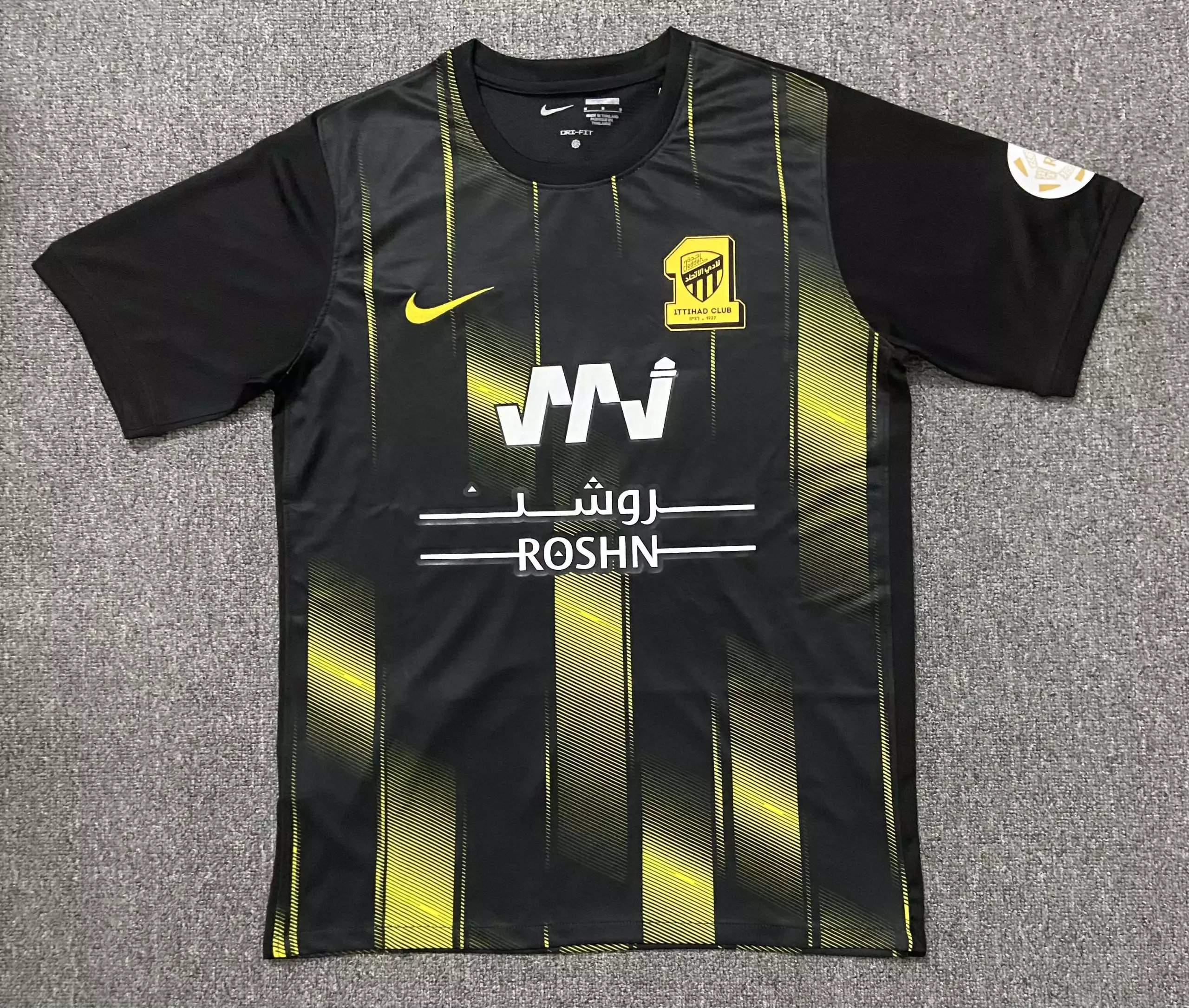 22 Black 006