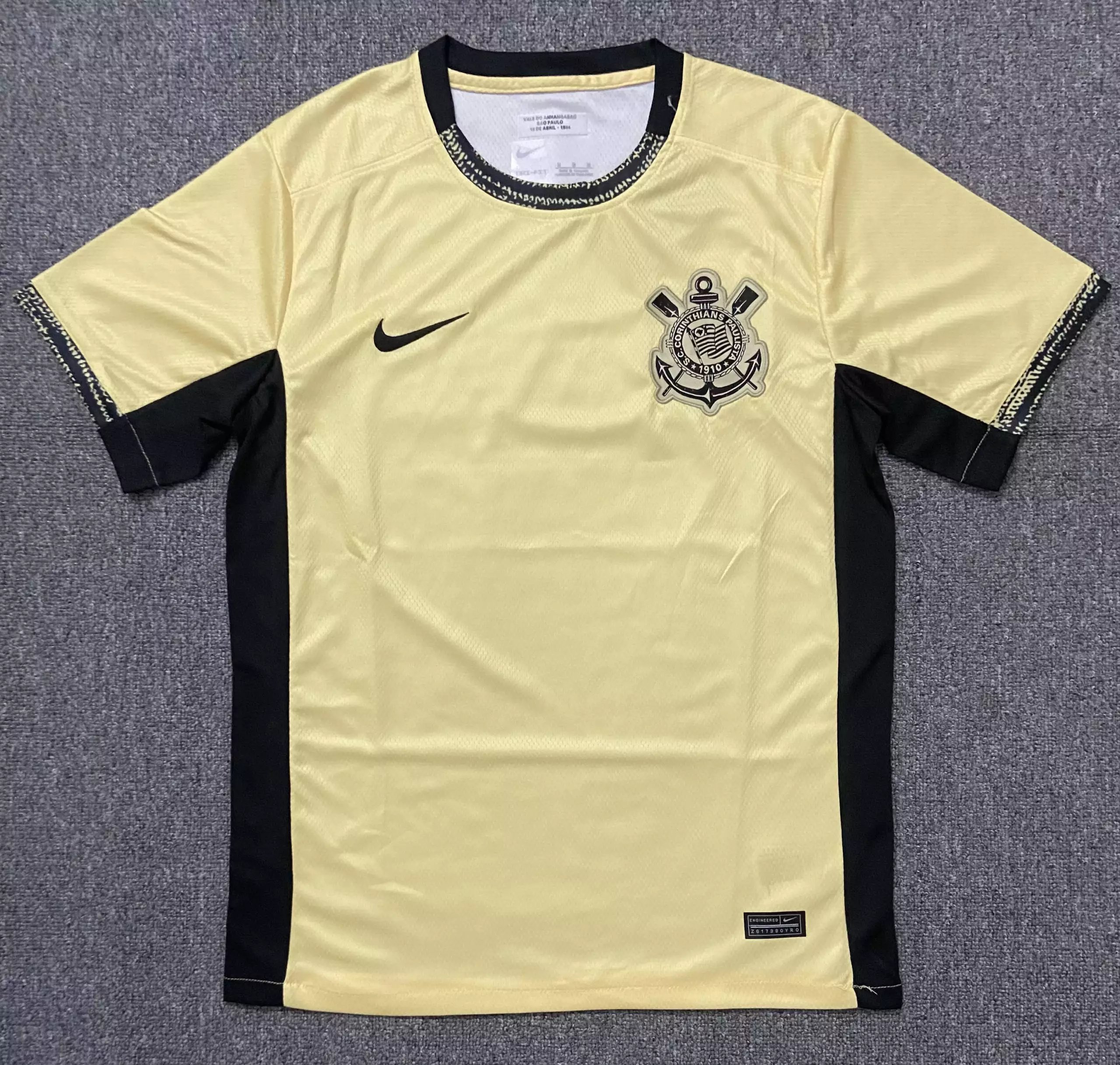 27 yellow white 006