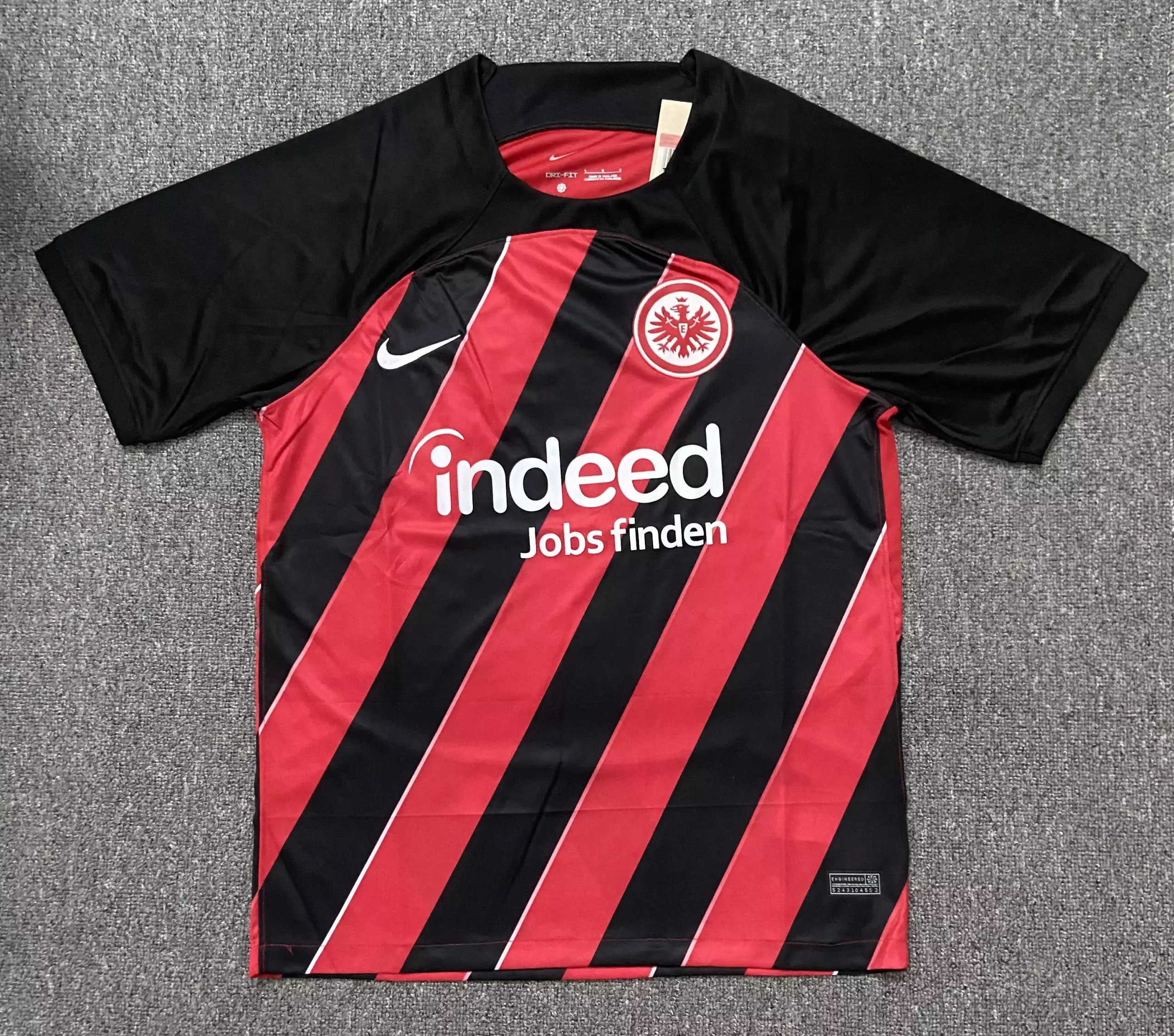 29 Black Red 006