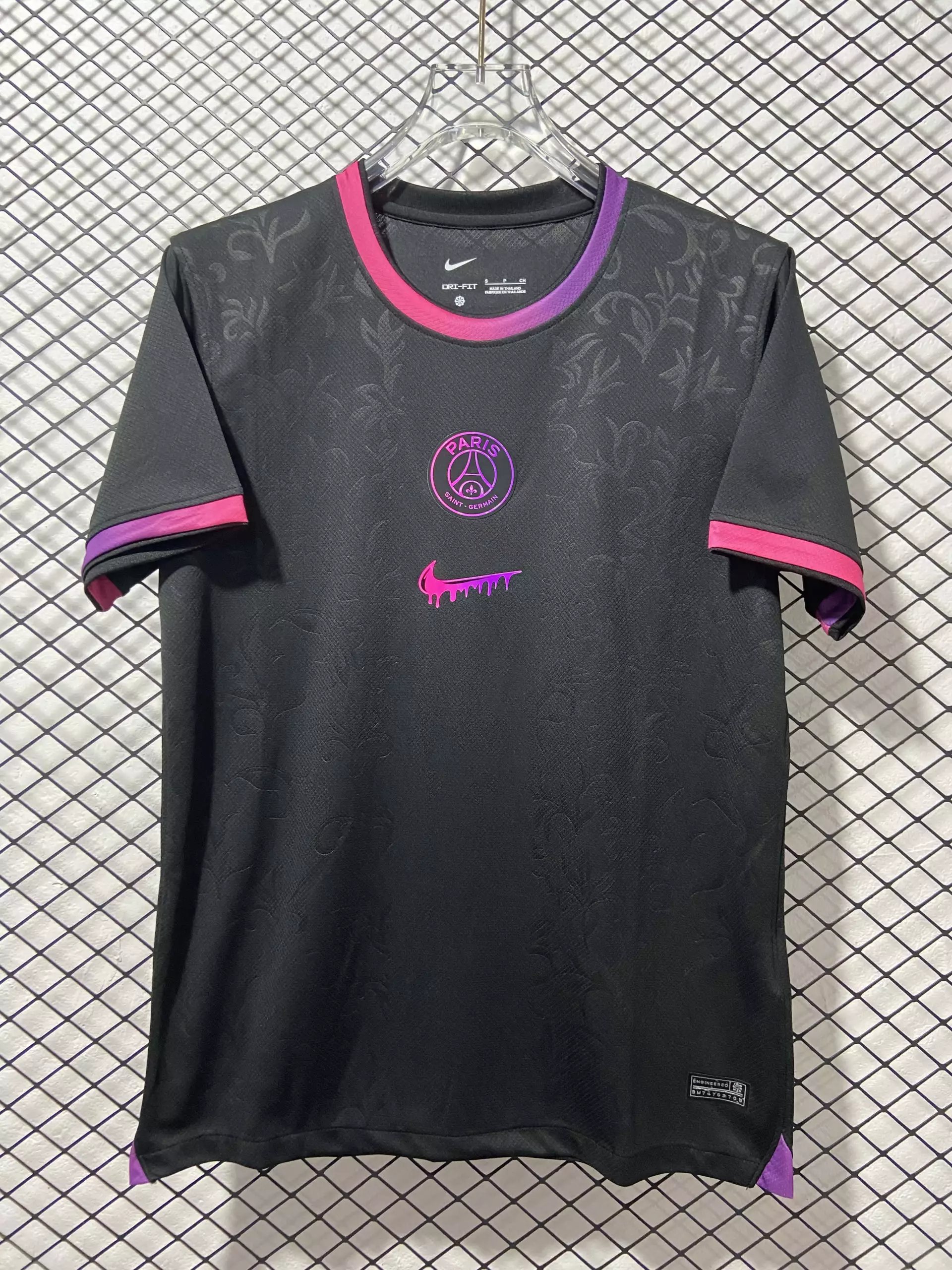 12 Black 006