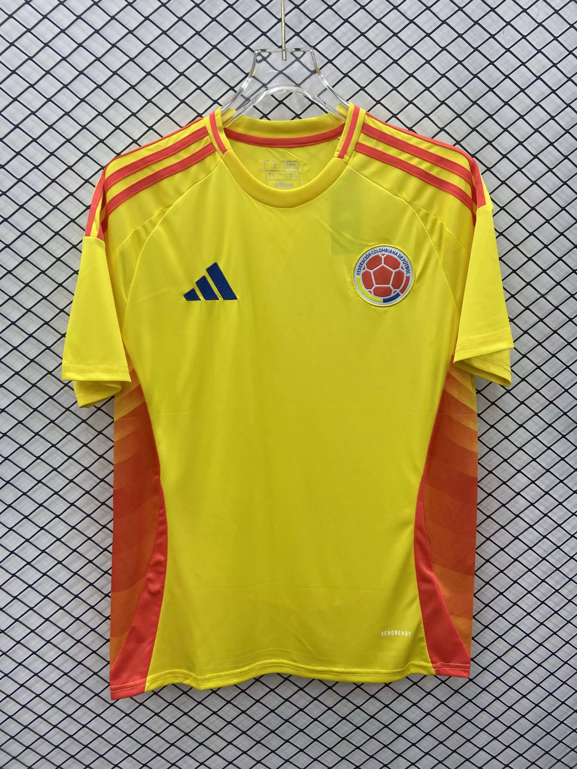 19 Yellow 006