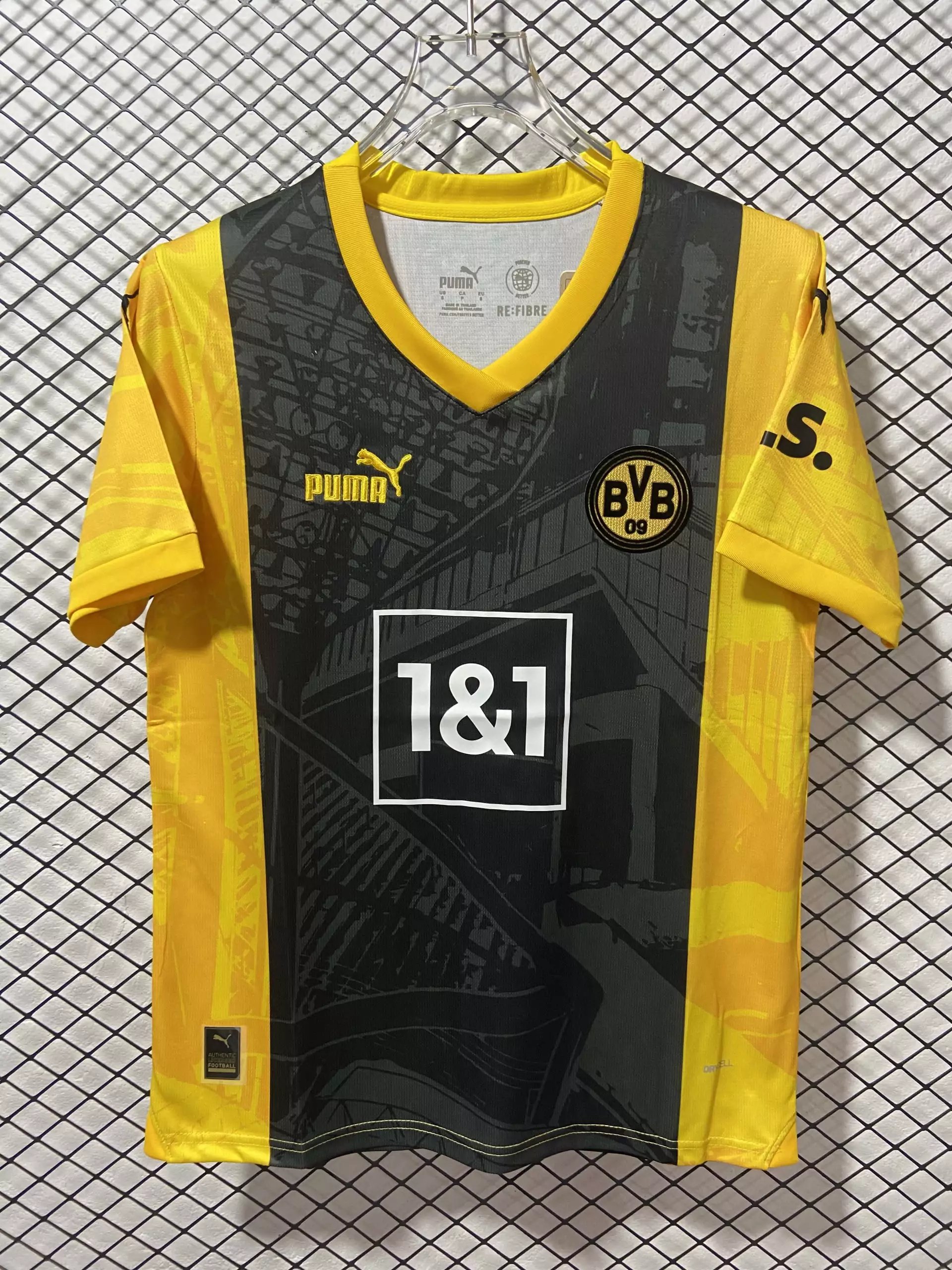 28 Yellow and black 006