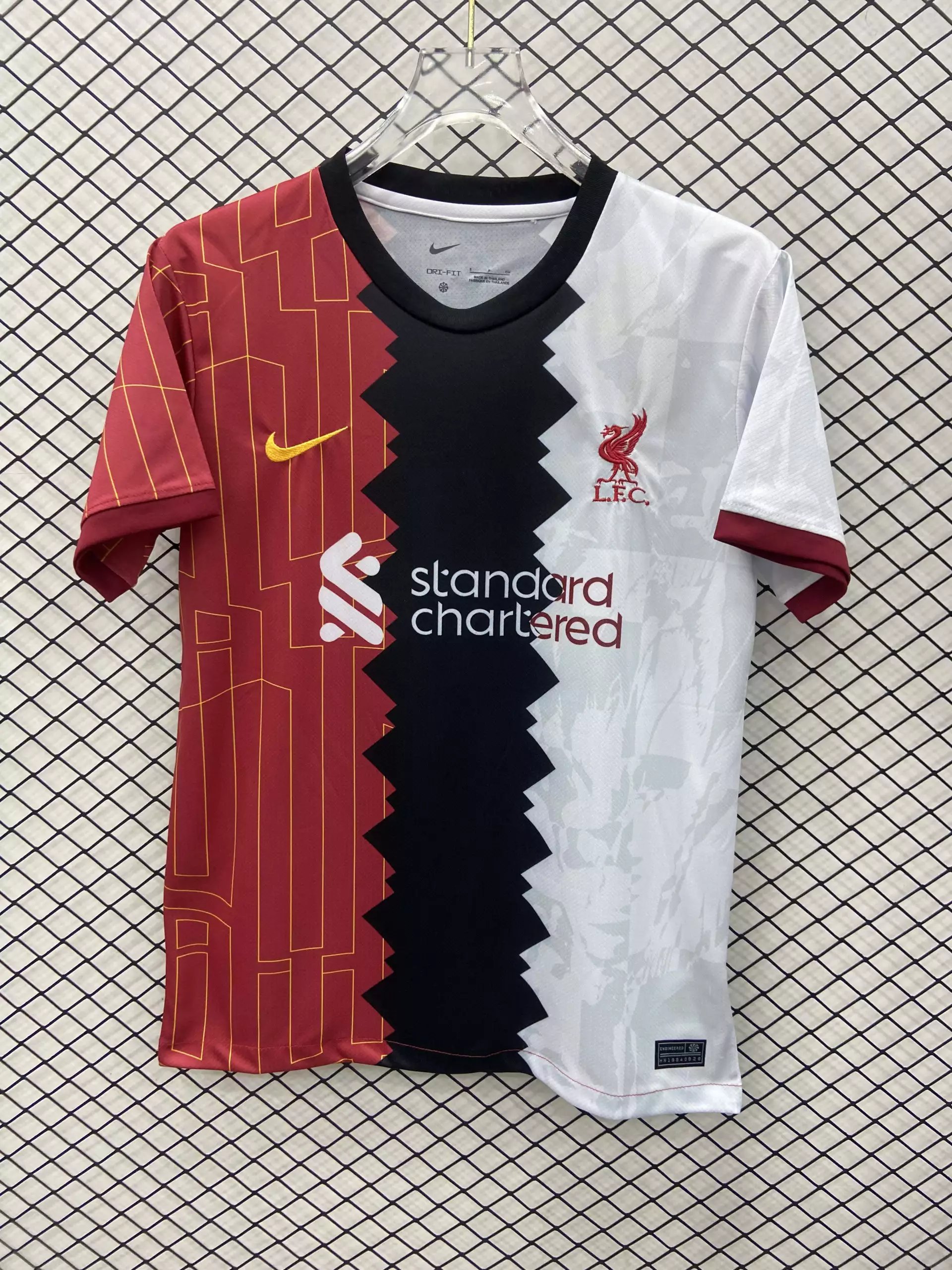 31 Red and white 006