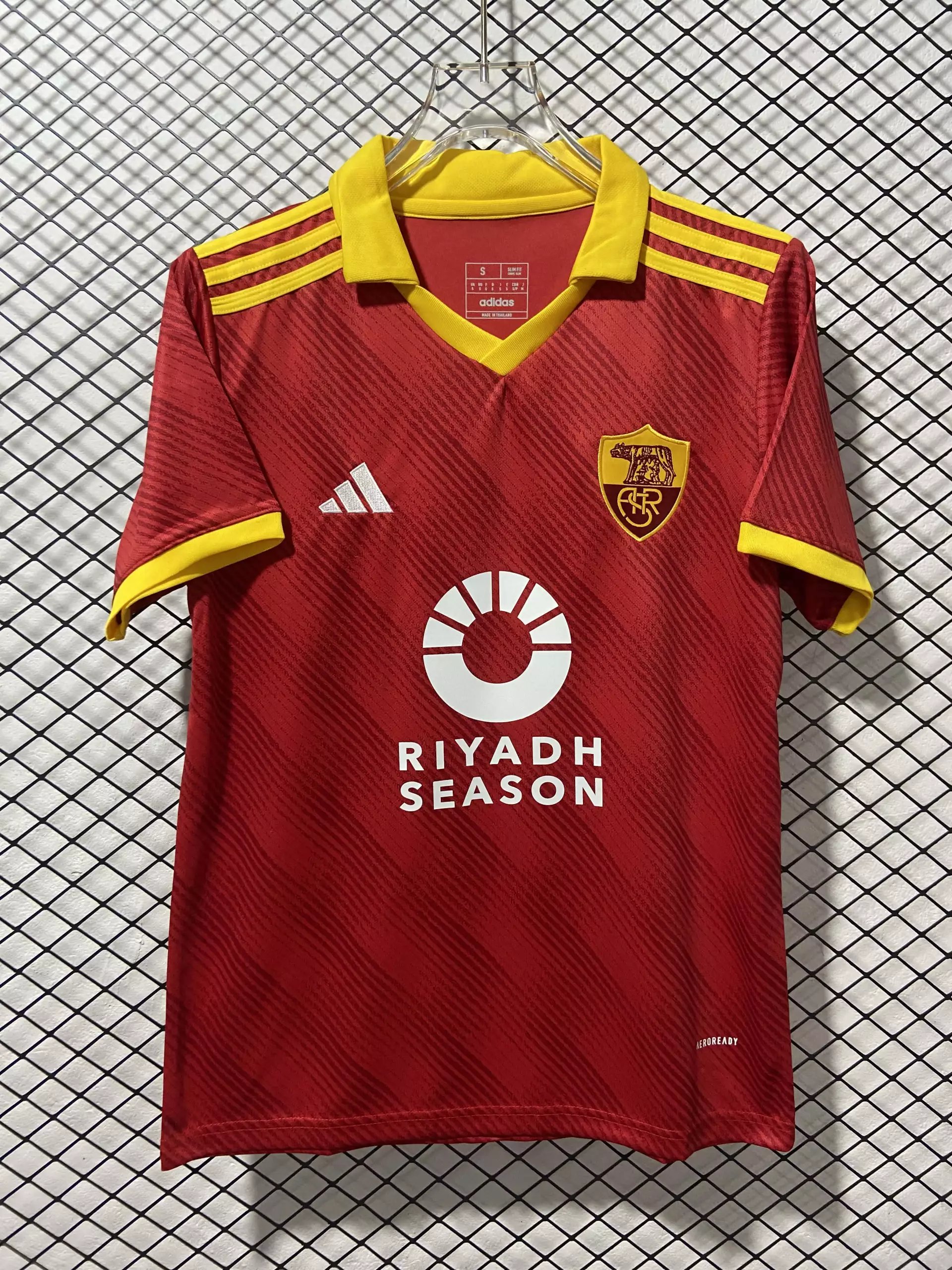 36 Red 006