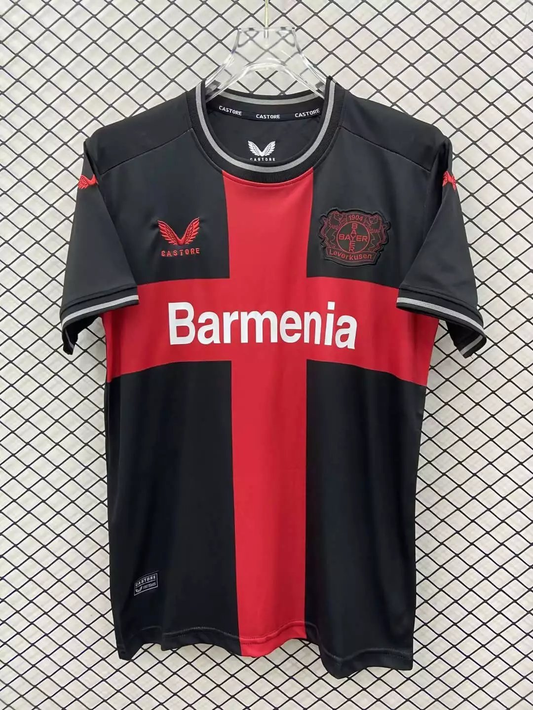37 Black and red 006