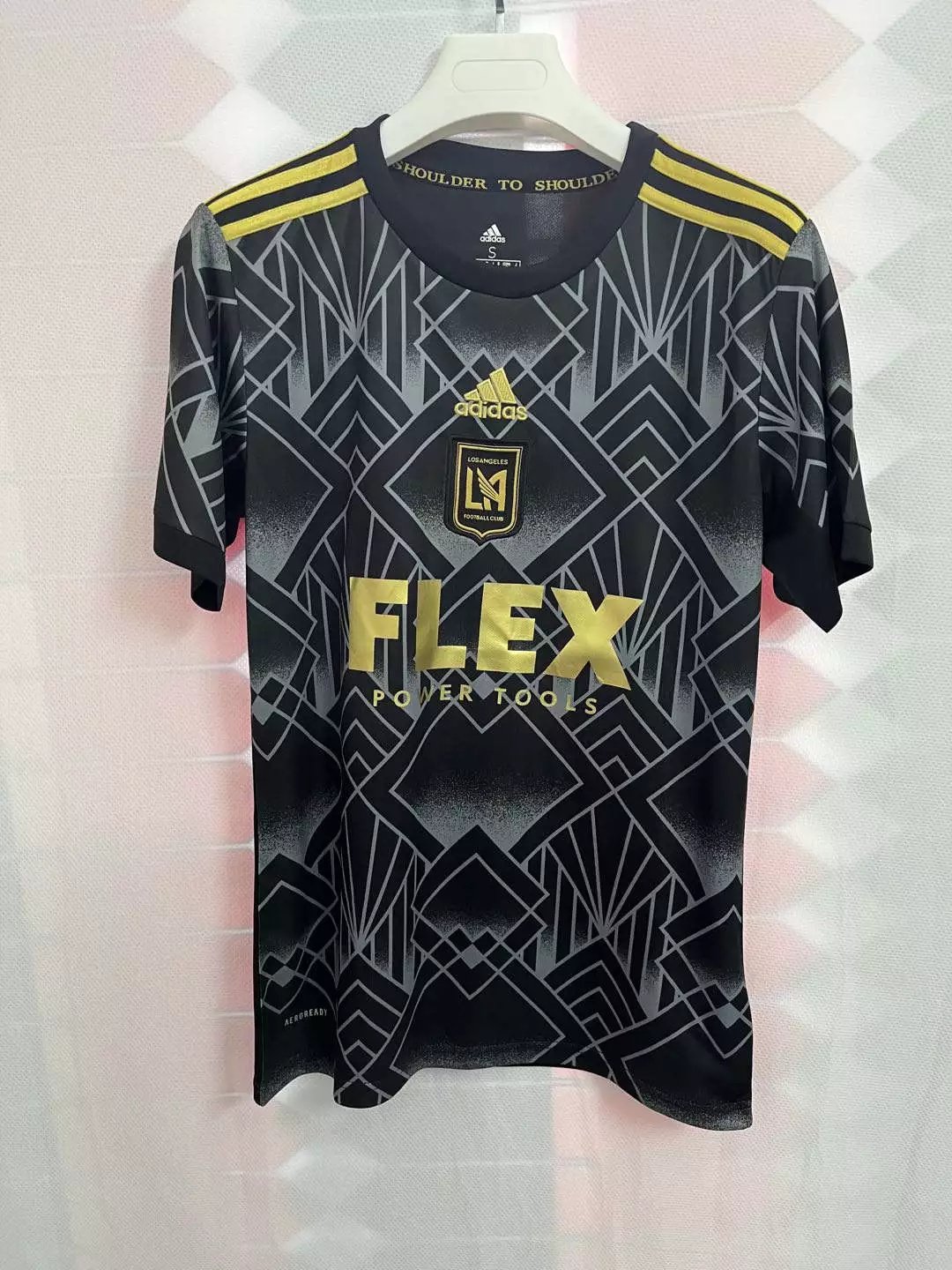 01 Black 006