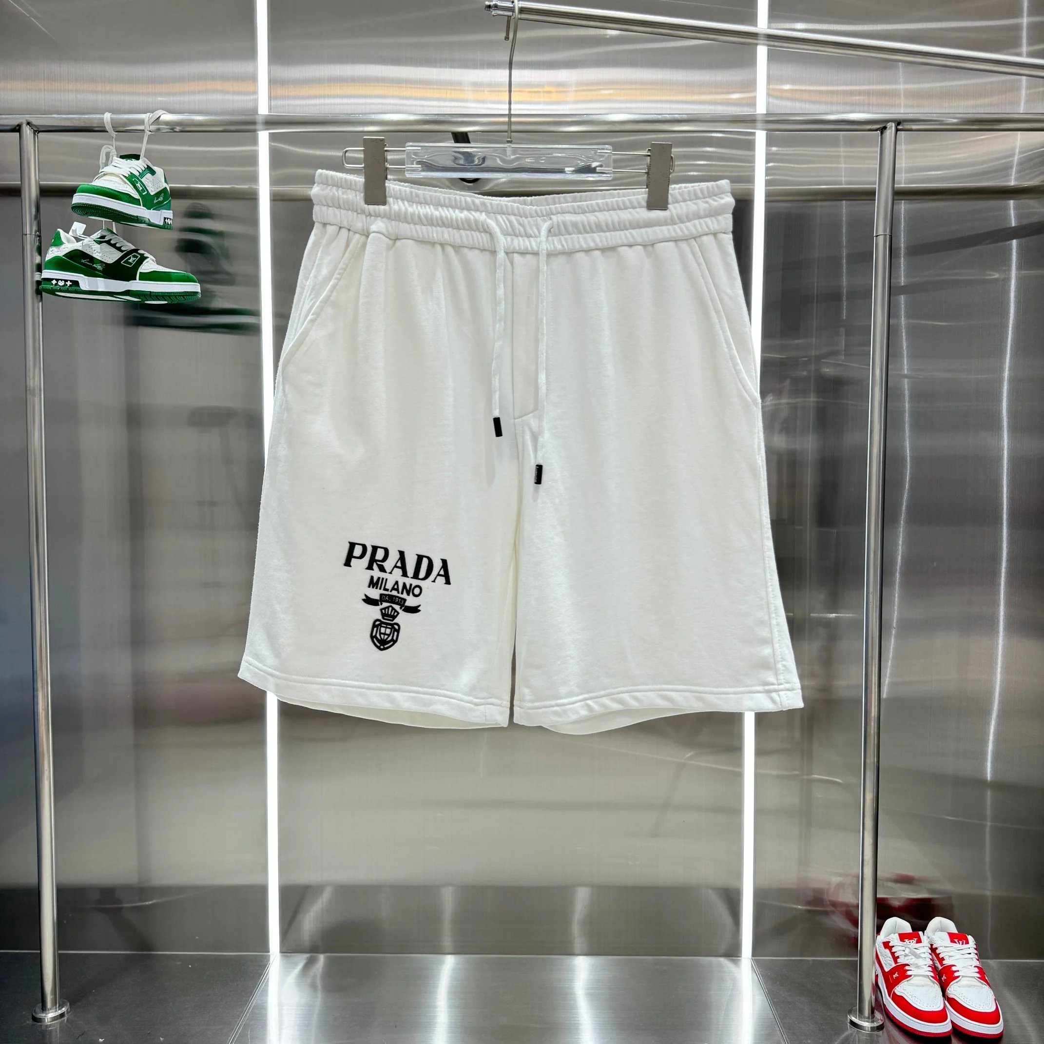 26 white