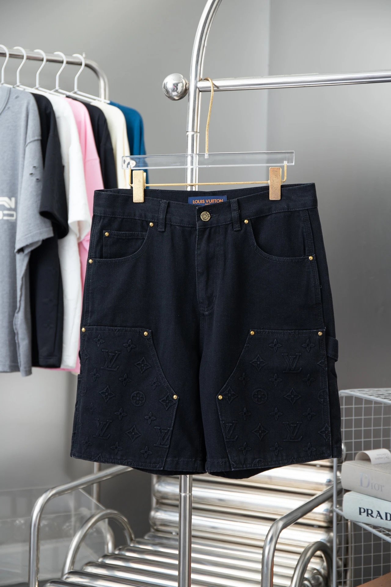 37 black