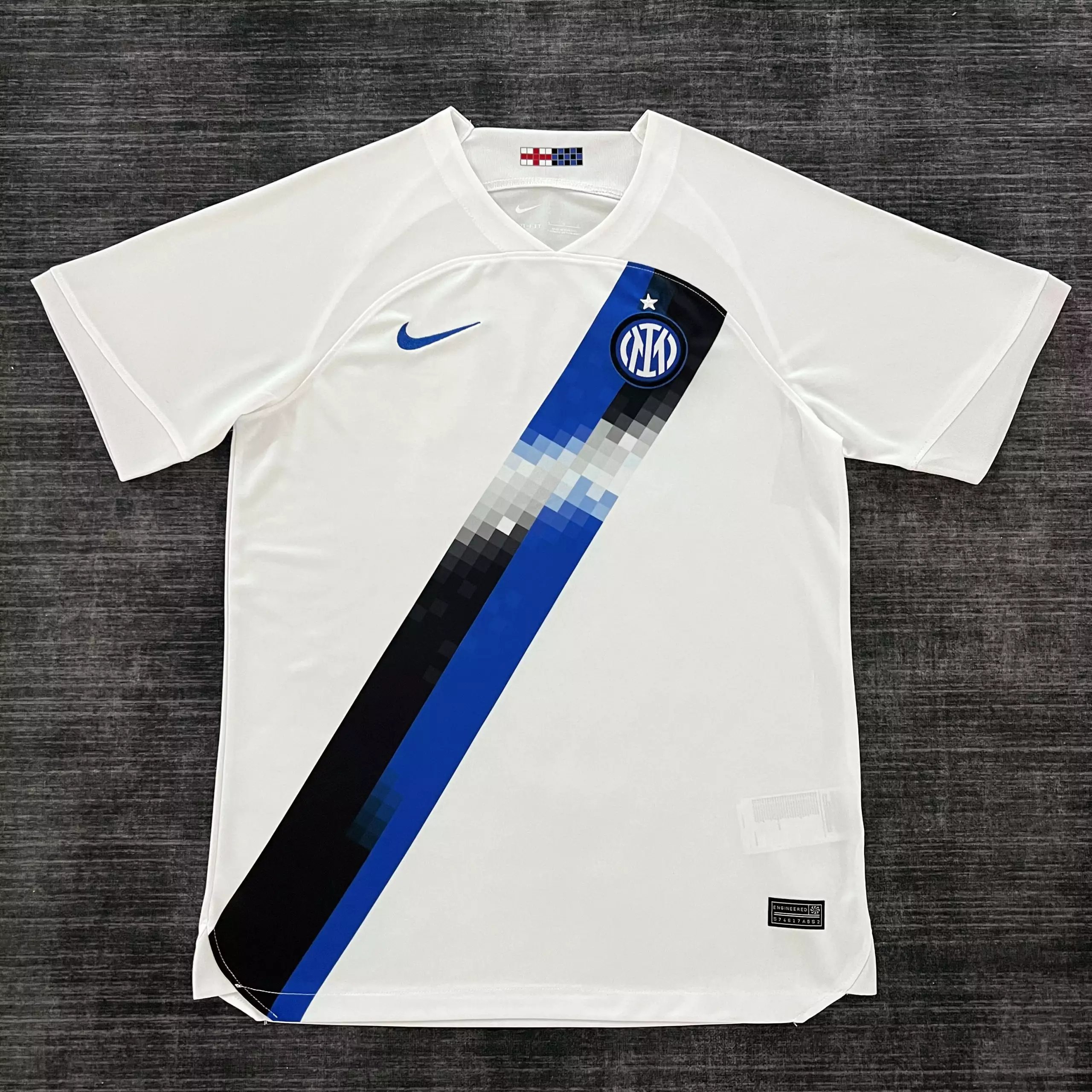 08 White 006