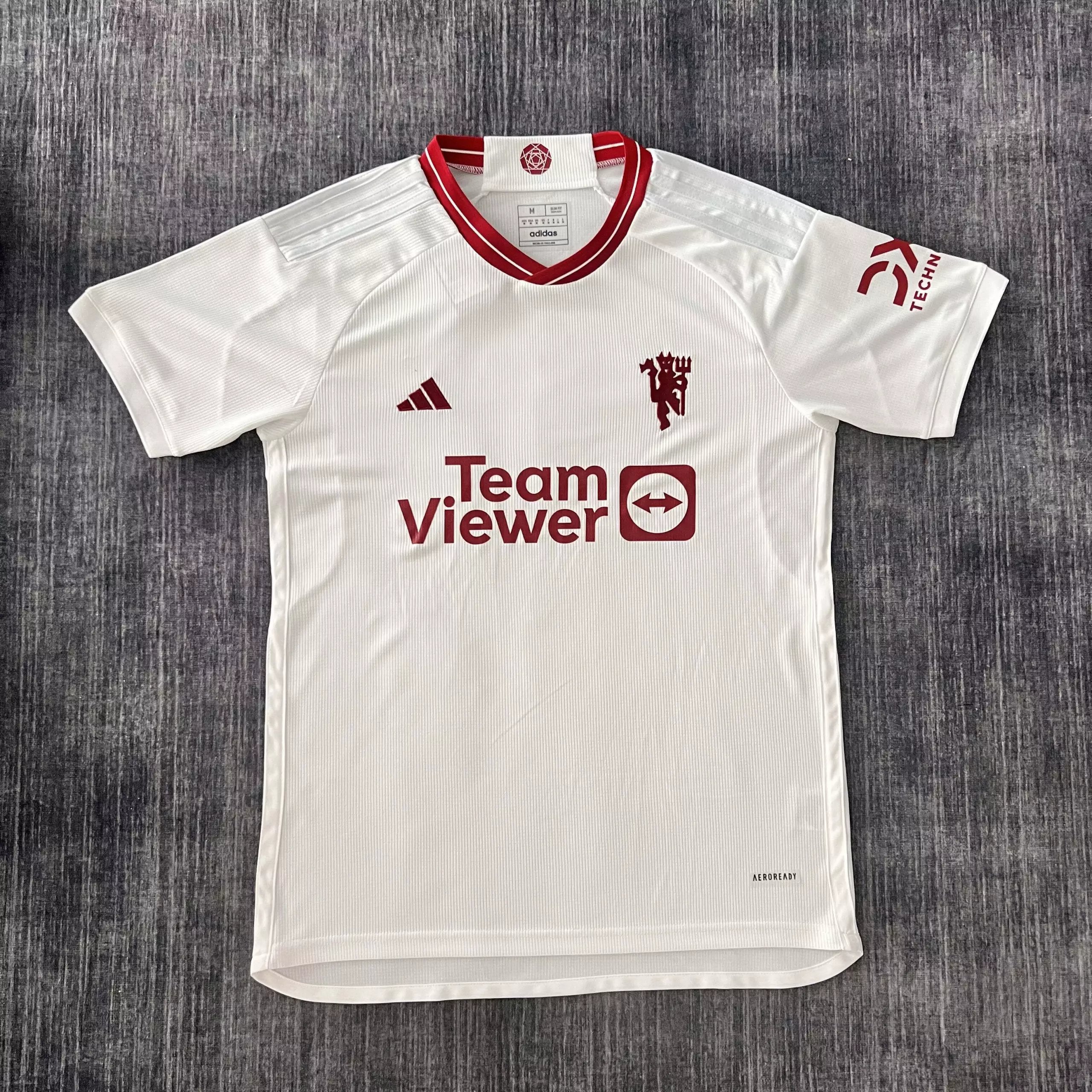 25 white 006