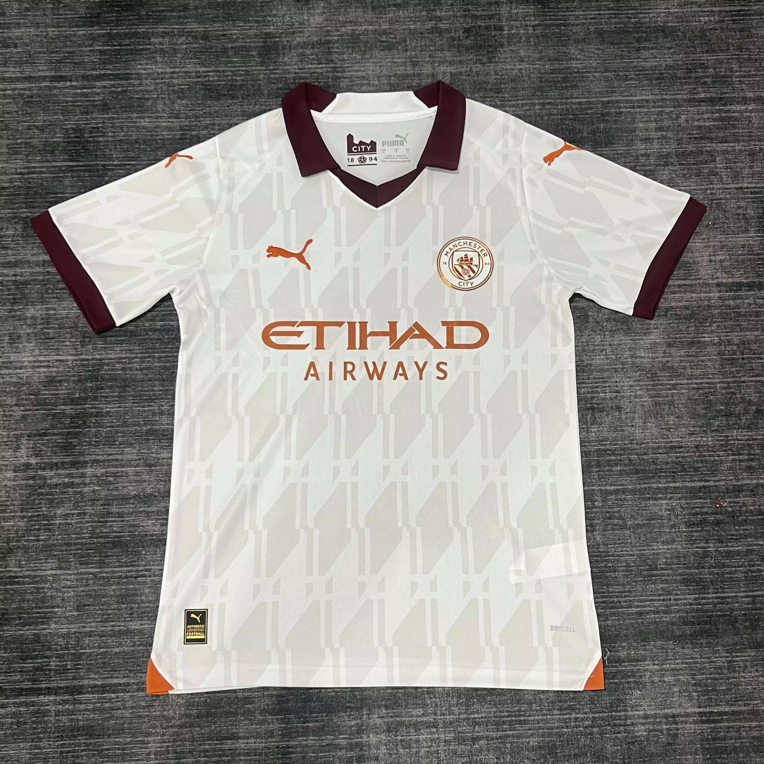 29 white 006