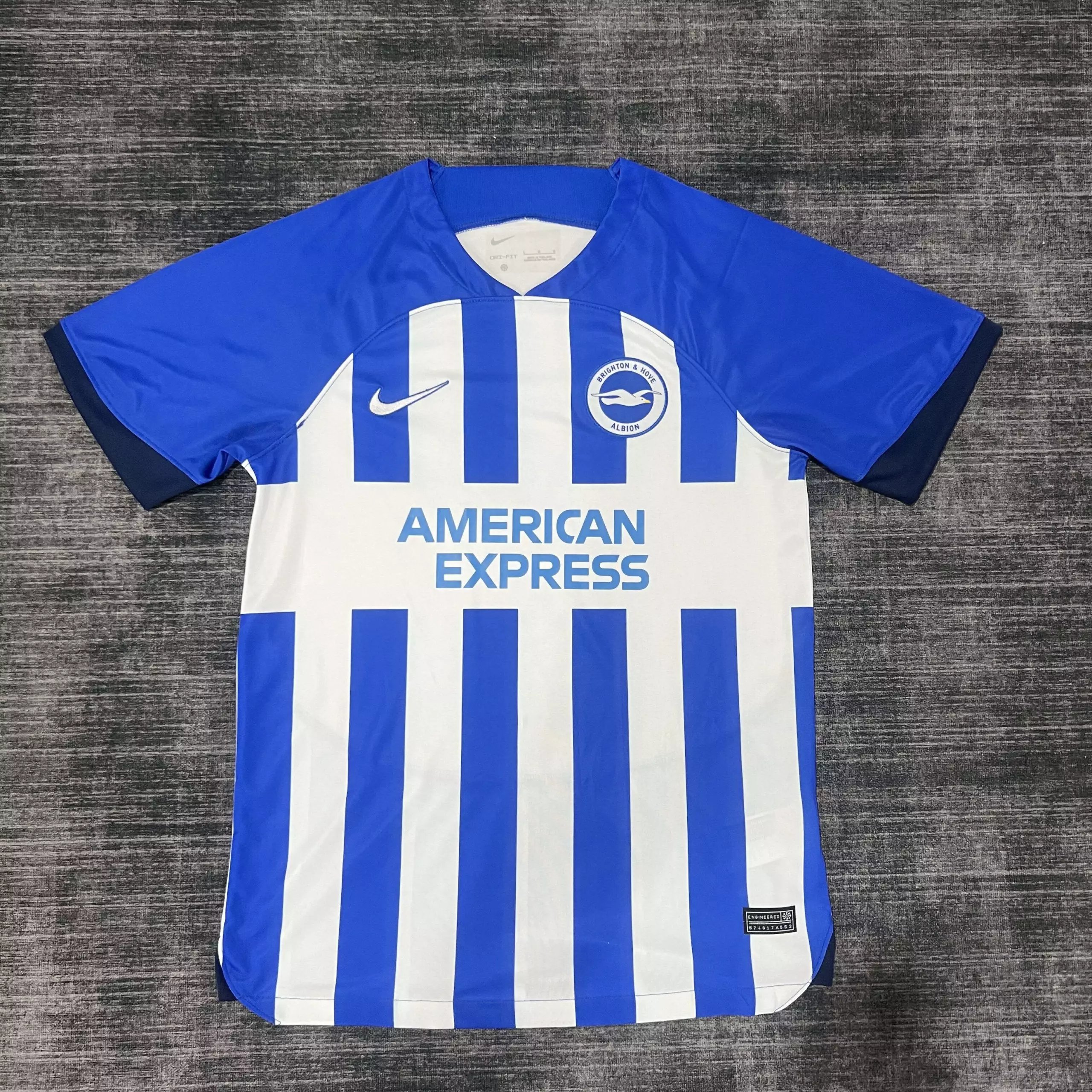 30 Blue and white 006