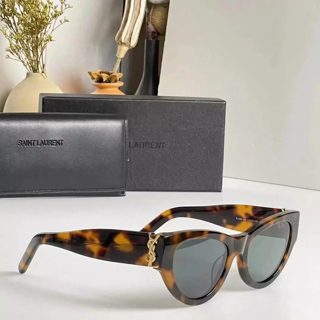 24 Brown 006