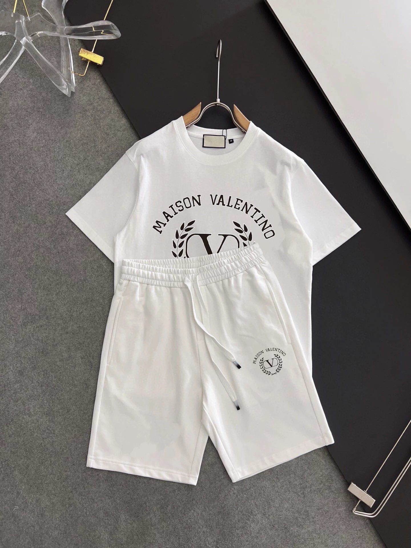 06 White