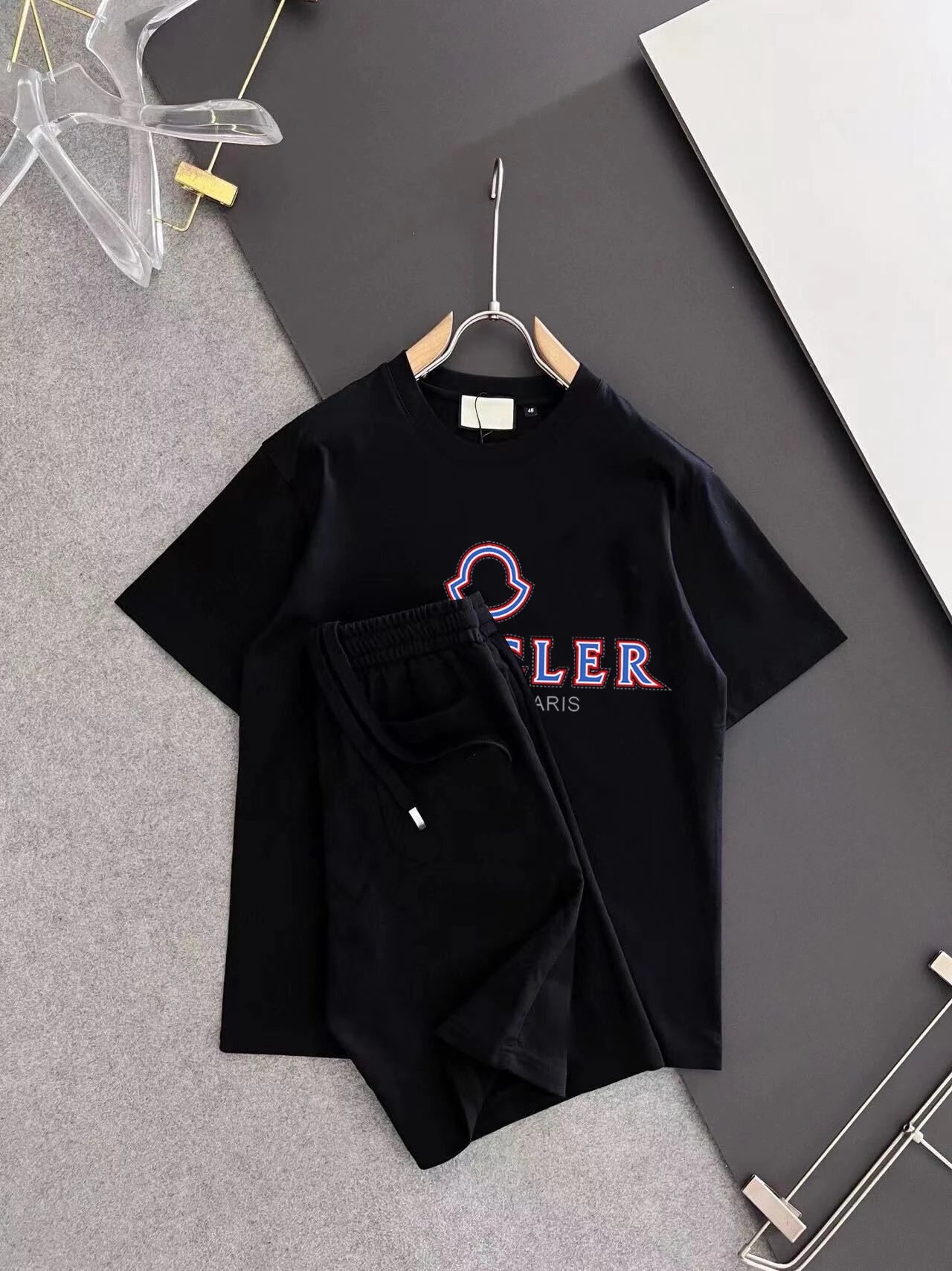 09 black