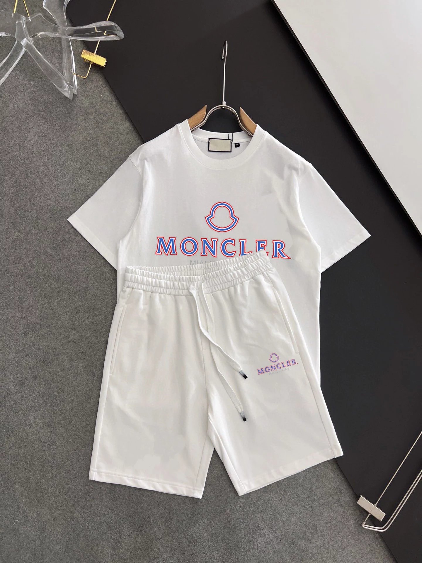 10 white