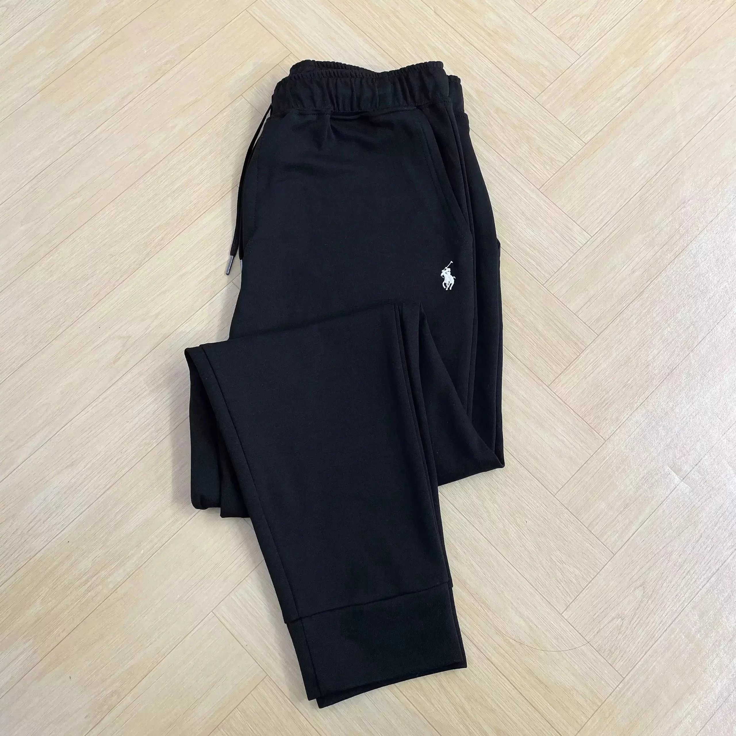 28 Black 002