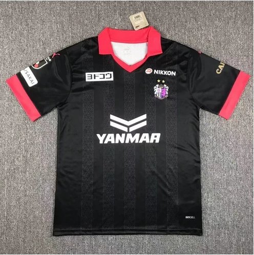 Black pink collar