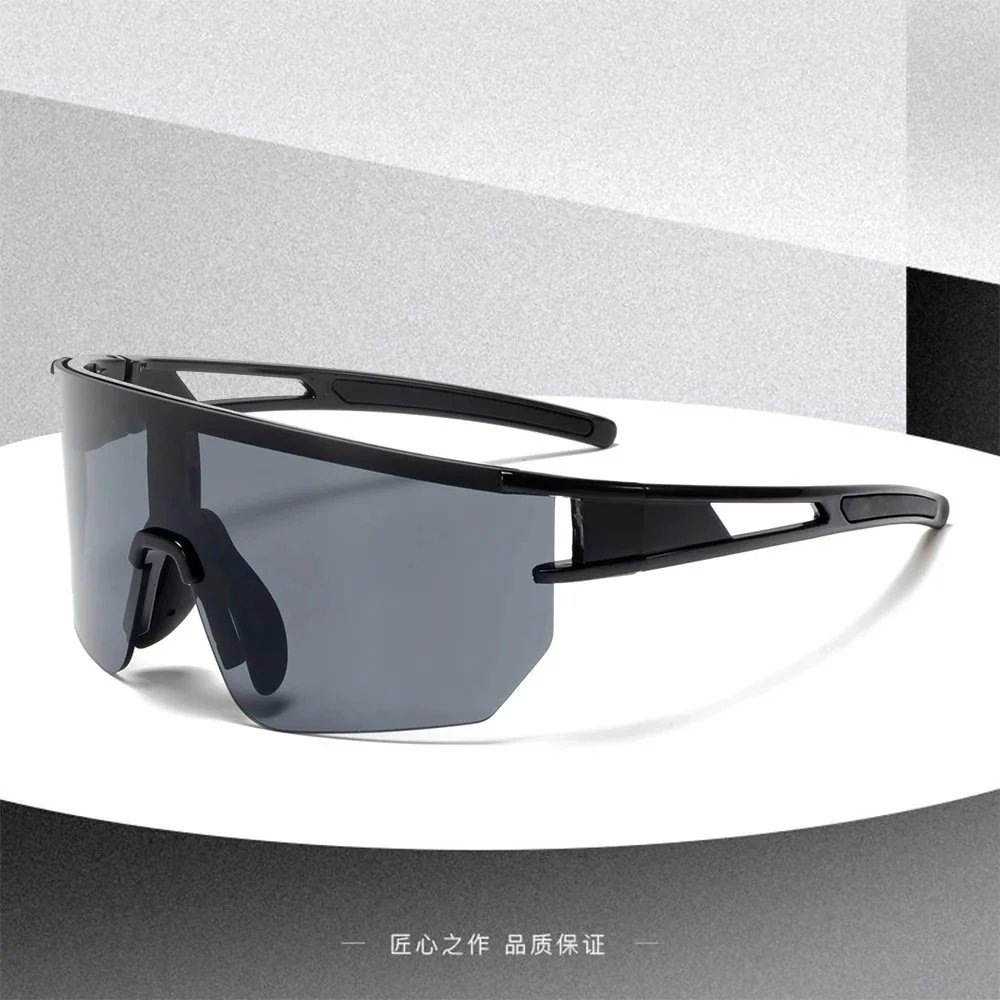 Black frame full gray sheet