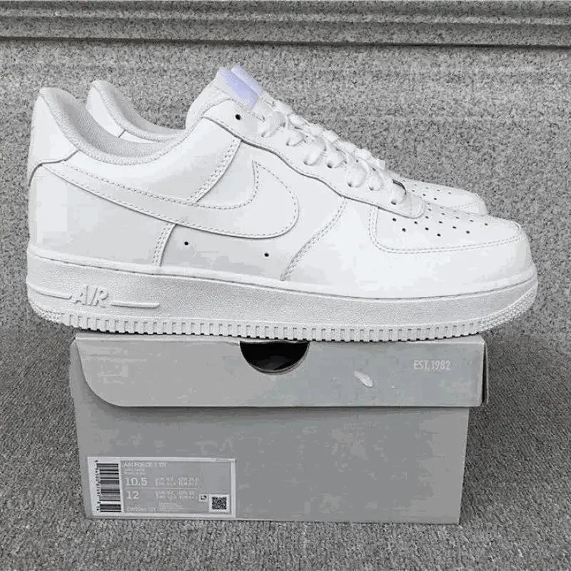 Nike Air Force 1 '07 Classic Low Top Sneakers White