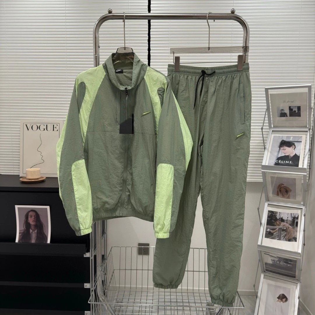 Nike Nylon Tracksuit Sporty Matching Set Green