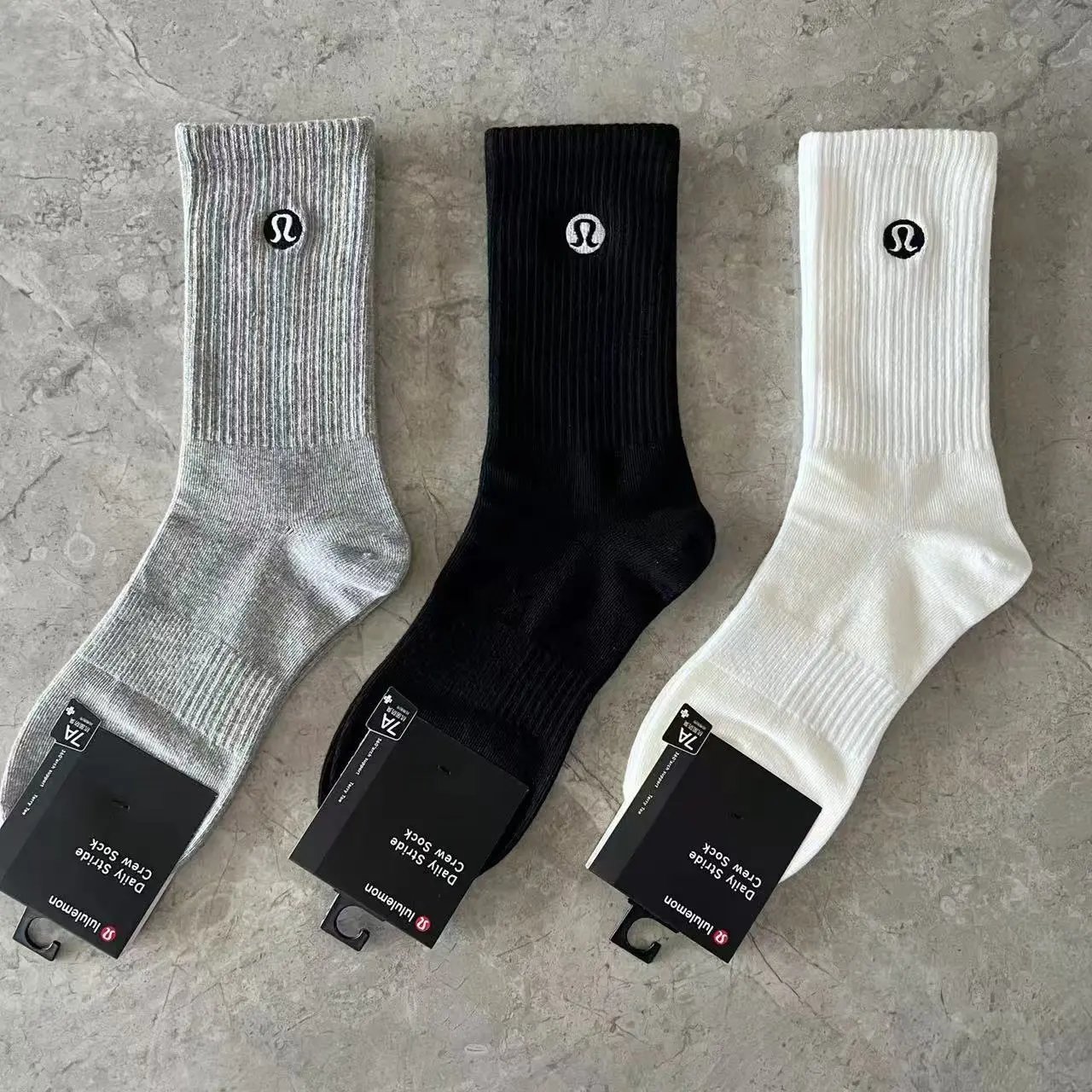 Men's Socks Solid Color Embroidered High-Barrel Trendy Brand Sports Socks Black and White Gray Sports Fragrant Cotton Socks