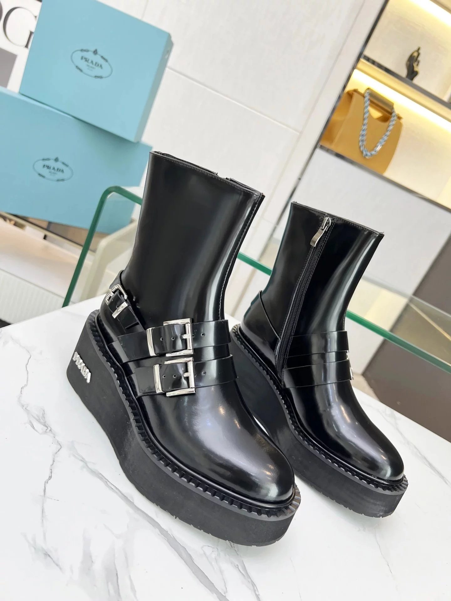 All-match boots 1